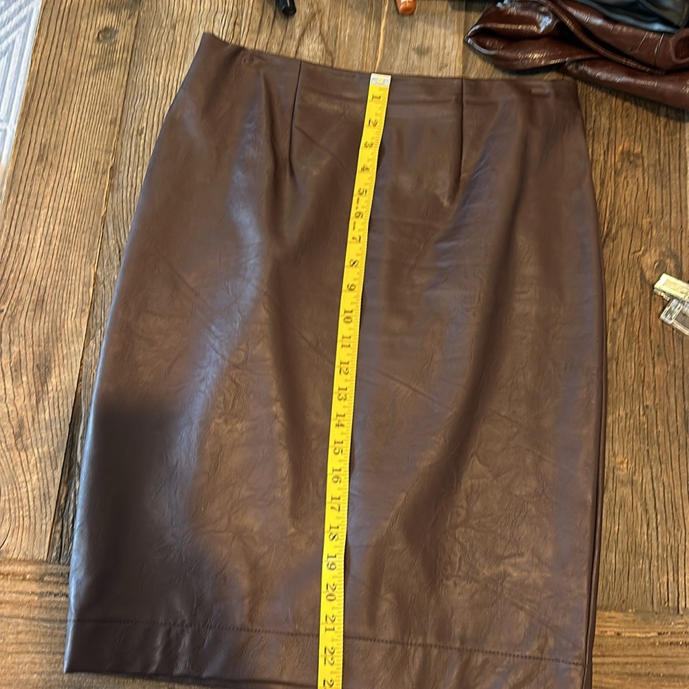 Ann Taylor faux leather pencil skirt. Size 8